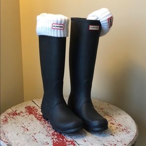 Size 8 Black Hunter Boots w/ Inserts